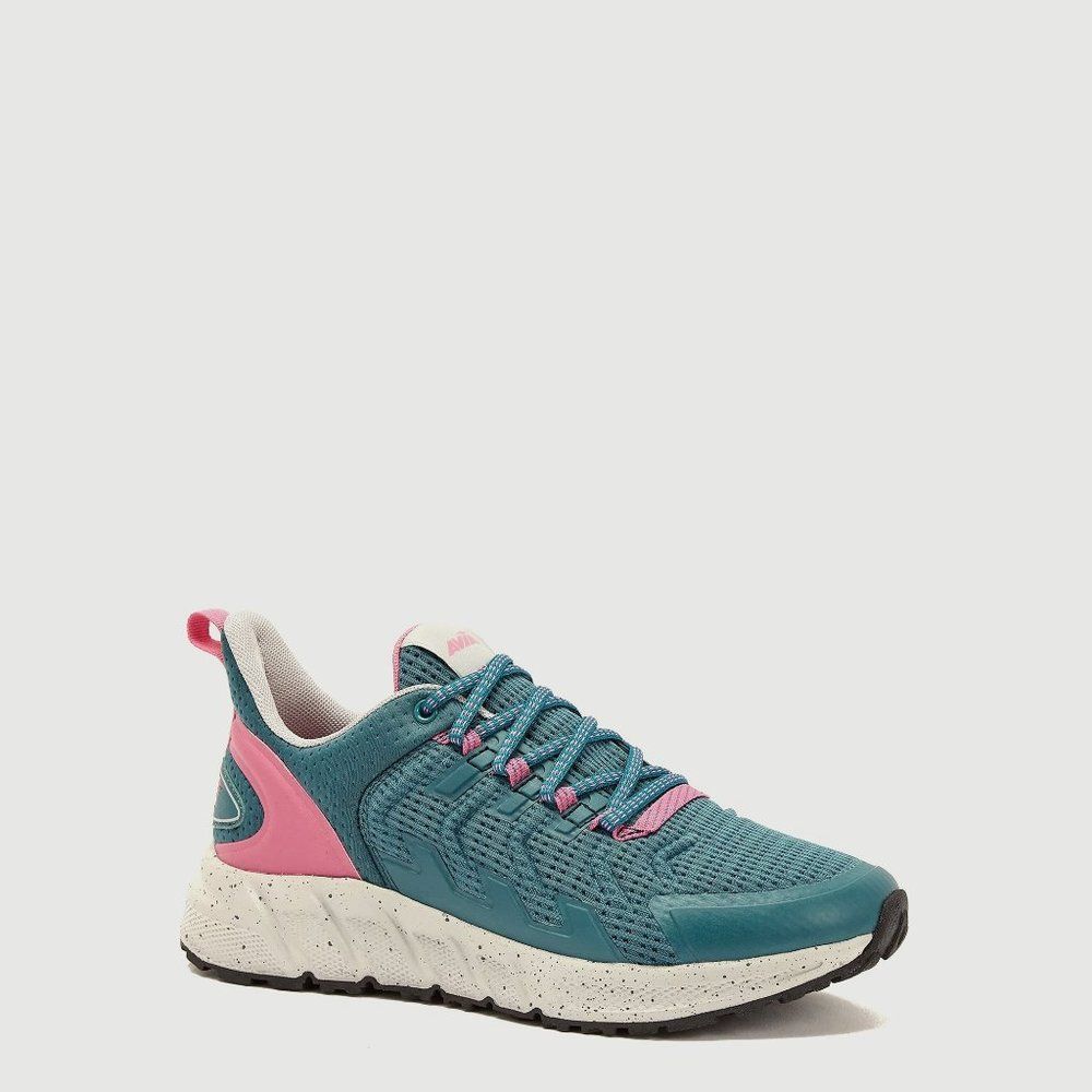 NWOT Avia Women's Trail Walker Sneakers Size 10